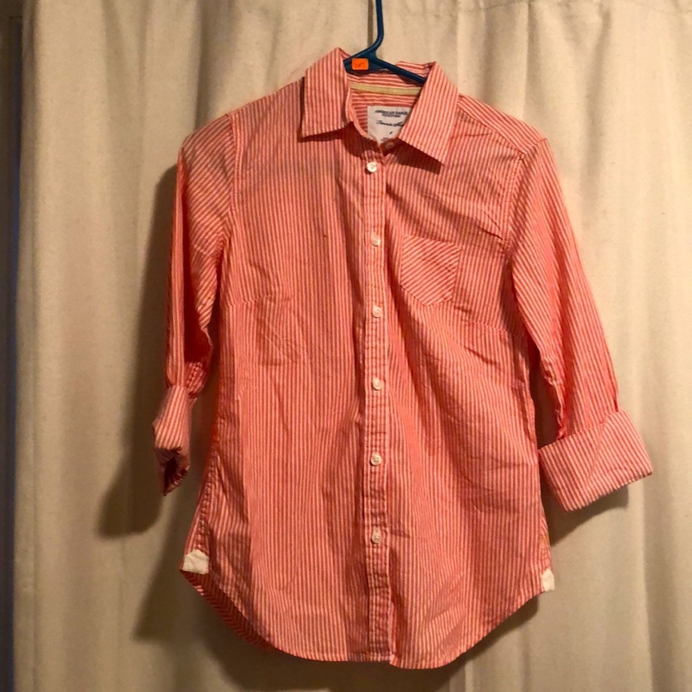 🎉4 for $20 American Eagle Favorite Shirt, size 4